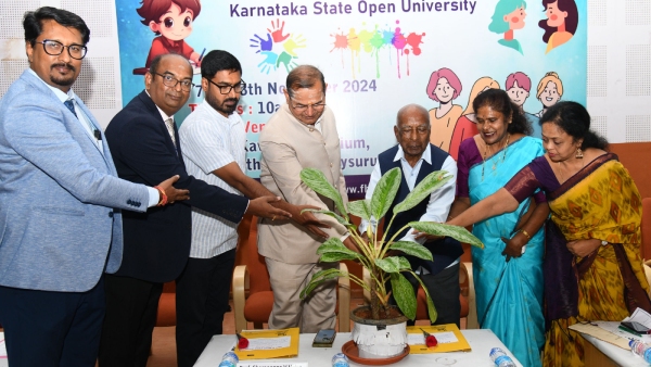 The Thinking Power Of The Students Is Stunted Due To Mobile Phones