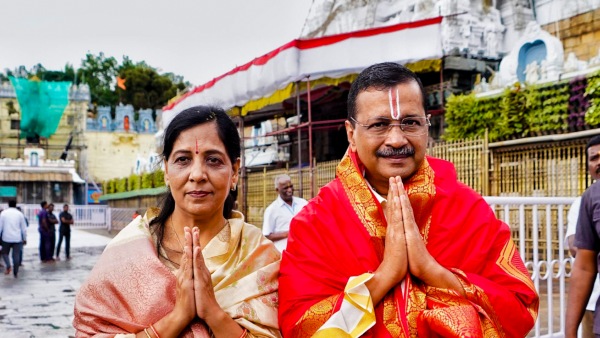 Delhi Former Chief Minister Arvind Kejriwal visit Tirupati temple