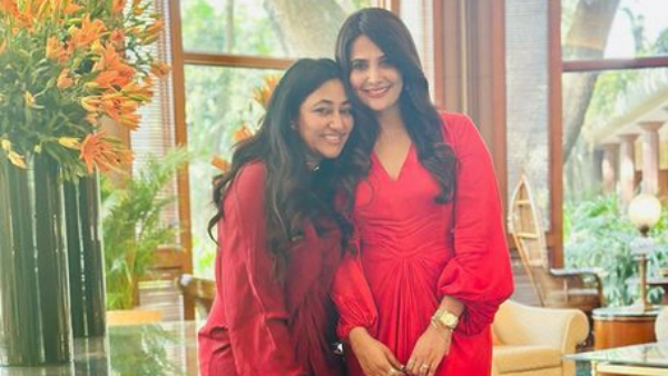 Actor Darshan s wife Vijayalakshmi Cute Video With Actress Kavya Gowda s Daughter