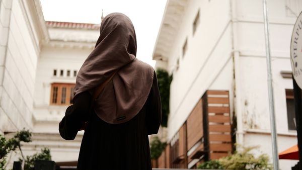 Women Takes off Dress Protest against Hijab Video Viral in Social Media