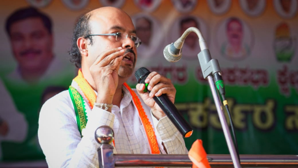 Karnataka CM Siddaramaiah will complete five years in office says Yathindra Karnataka CM Siddaramaiah will complete five years in office says Yathindra