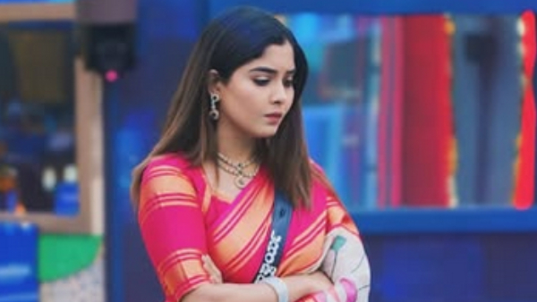 Bigg Boss Kannada Season 11 Actress Aishwarya Shindogi Eliminated