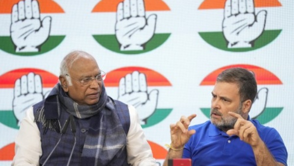 Rahul Gandhi Criticises BJP s Distraction from Ambedkar Controversy in Parliament