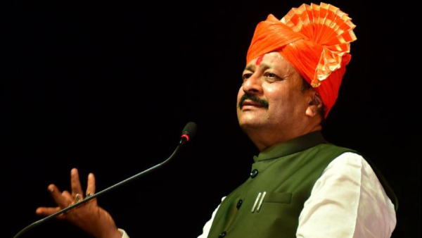 Basanagouda Patil Yatnal s Controversial Statement Sparks Trouble for BY Vijayendra