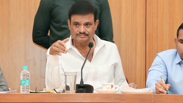 BJP MLA Munirathna Naidu Attacked Near Kanteerava Studio In Bengaluru