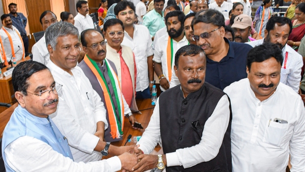 Congress government s interference in Hubballi-Dharwad corporation s power Allegation