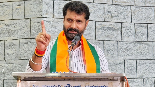 Lakshmi Hebbalkar Challenges C T Ravi To Swear Before God In Obscenity Row