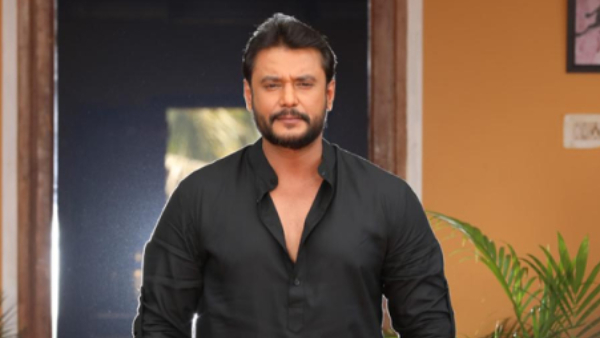 Darshan thoogudeepa mysuru farmhouse has been covered in tarpaulin