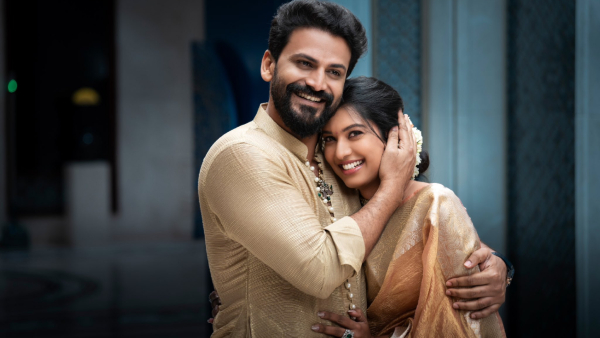 Sandalwood Star Dhananjay and Dhanyatha Seek Blessings At Chamundi Temple For Their Wedding Sandalwood Star Dhananjay and Dhanyatha Seek Blessings At Chamundi Temple For Their Wedding
