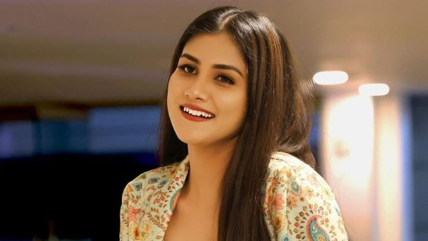 Kichcha sudeep at bigg boss contestant gautami jadhavs wedding- Photo viral