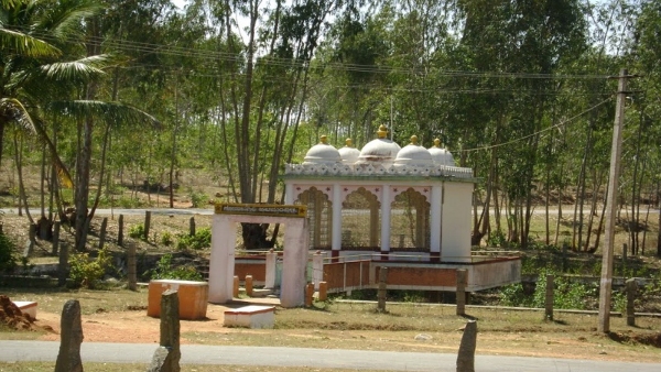 75th Mahamastakabhisheka Amrit Mahotsav Celebrated For Gommateshwara At Gommatagiri 75th Mahamastakabhisheka Amrit Mahotsav Celebrated For Gommateshwara At Gommatagiri