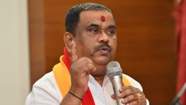 Karnataka Rakshana Vedike Leader T A Narayan Gowda Condoles S M Krishna s Demise