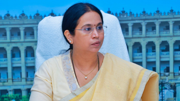 Lakshmi Hebbalkar Challenges C T Ravi To Swear Before God In Obscenity Row