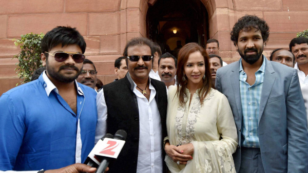 Family Dispute in Tollywood Manchu Family Mohan Babu and Son File Complaints Against Each Other