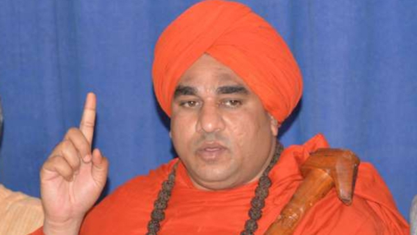Basavajaya Mruthyunjaya Swamiji Attack Against Siddaramaiah