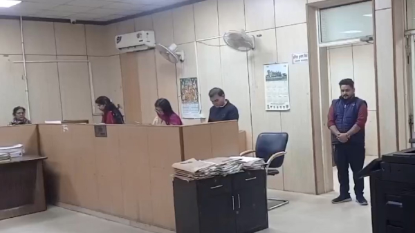 Noida Authority CEO Punishes Staff Over Misbehavior Towards Senior Citizens