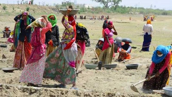 Karnataka Empowers 54 15 Lakh Rural People Through NREGA Scheme