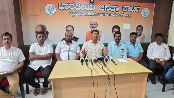 Raghu Kautilya Criticises Congress Government For Not Releasing Funds For Backward Classes
