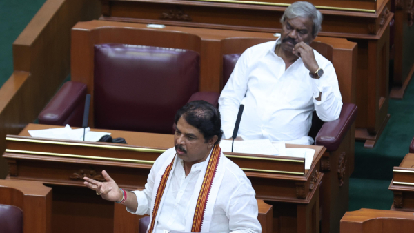 R Ashok Karnataka Halth Department in Trouble Due to Increase in Fake Doctors R Ashok Karnataka Halth Department in Trouble Due to Increase in Fake Doctors