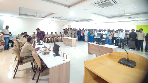 Rowdy Sheeter Parade in Chamarajanagar by SP Rowdy Sheeter Parade in Chamarajanagar by SP