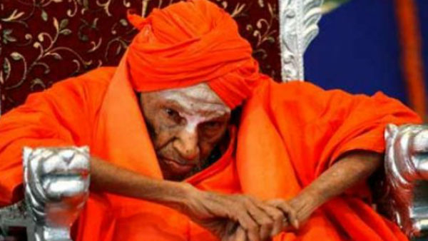 Sri Shivakumara Swamiji Statue Damaged By Miscreants In Bengaluru