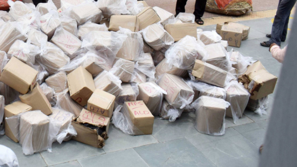 Andhra Woman Finds Wnknown Man s Body In Parcel