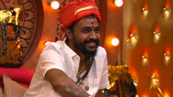 Bigg Boss Kannada Contestant Gold Suresh Gifts Cradle To Dhanraj Achar Baby Bigg Boss Kannada Contestant Gold Suresh Gifts Cradle To Dhanraj Achar Baby