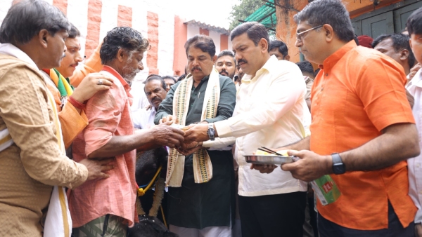 BJP Distributes A New Cow To Owner After Crime Incident In Bengaluru BJP Distributes A New Cow To Owner After Crime Incident In Bengaluru