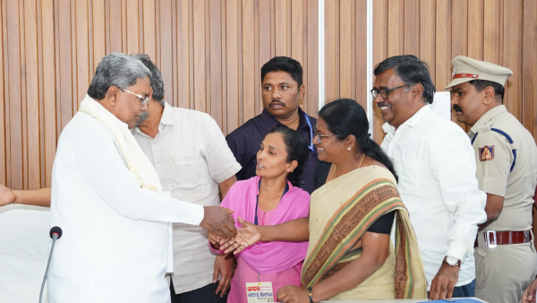 CM Siddaramaiah Agreed With Asha Workers Demand
