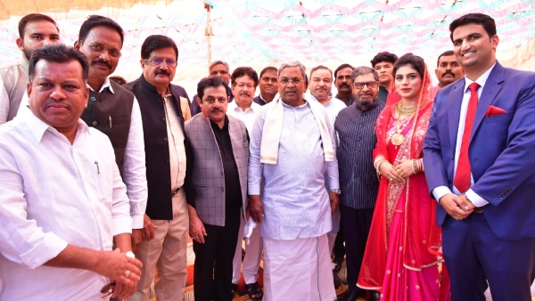 CM Siddaramaiah Attends Multi-faith Mass Wedding Ceremony In Vijayanagara District CM Siddaramaiah Attends Multi-faith Mass Wedding Ceremony In Vijayanagara District