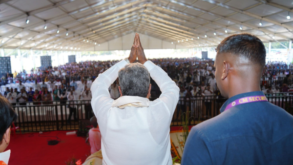 Karnataka Congress Faces Power Transfer Controversy Amidst Leadership Struggles