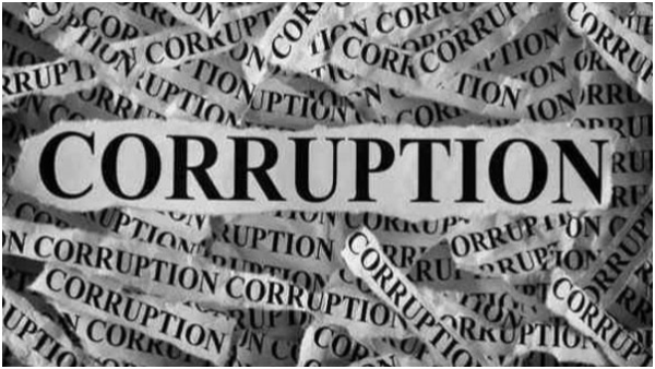 people throw notes on corrupt officer in gujarat video viral