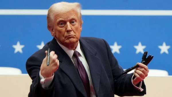 Donald Trump Roar Begins 8 Important Decisions on First Day Donald Trump Roar Begins 8 Important Decisions on First Day