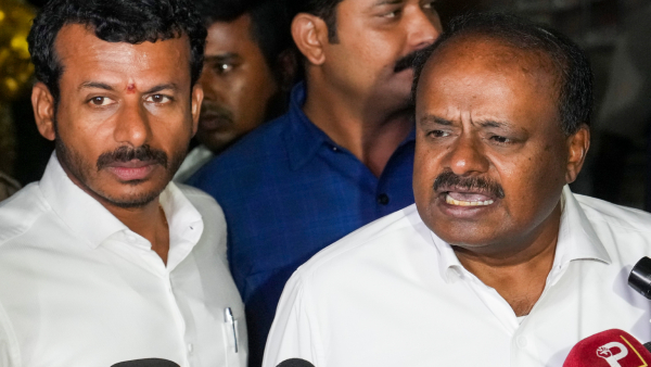 bus fare hike in karnataka - hd kumaraswamy angry on siddaramaiah