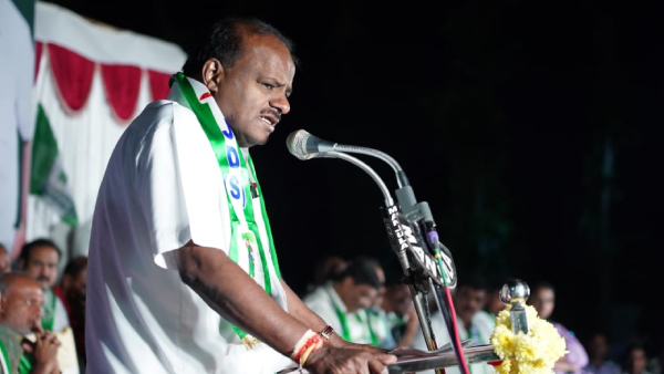 HD Kumaraswamy hits back at Siddaramaiah saying Here are the evidences of the looting