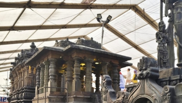 ಪಥ ಸಂಚಲನದಲ್ಲಿ ಗಮನ ಸೆಳೆದ ಲಕ್ಕುಂಡಿ ಶಿಲ್ಪಕಲೆ