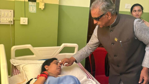 Vinay Guruji Meet Minister Lakshmi Hebbalkar In Belagavi Hospital