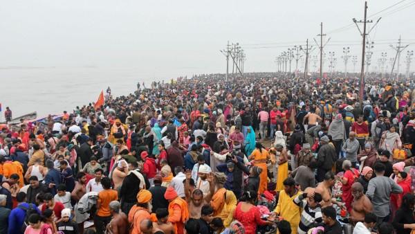 Fire breaks out at maha kumbh mela in prayagraj uttar pradesh