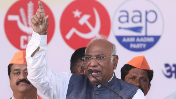 Mallikarjun Kharge Ends Speculation Over CM Change In Karnataka Warns Congress Leaders