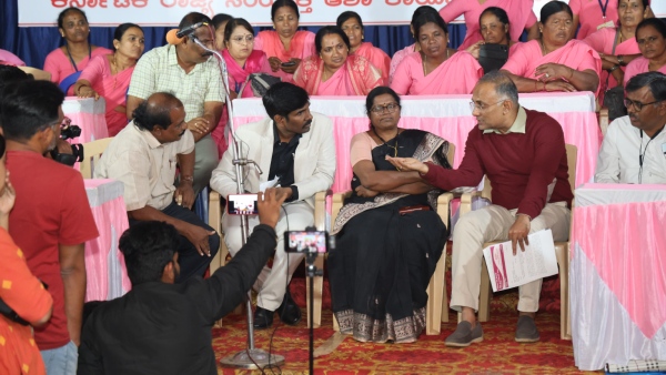 State Govt Ready To Give Rs 9500 As Advance To Asha Workers Minister Dinesh Gundu Rao State Govt Ready To Give Rs 9500 As Advance To Asha Workers Minister Dinesh Gundu Rao