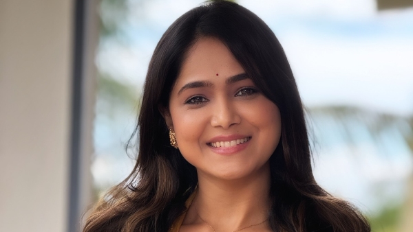 Actress Mokshitha Pai Family Visit Bigg Boss Kannada Season 11 House Actress Mokshitha Pai Family Visit Bigg Boss Kannada Season 11 House