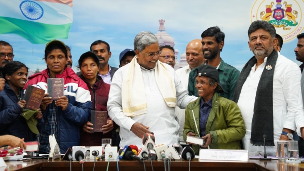 Naxal surrender 6 Naxals did not surrender weapons Karnataka still not Naxal-free Naxal surrender 6 Naxals did not surrender weapons Karnataka still not Naxal-free