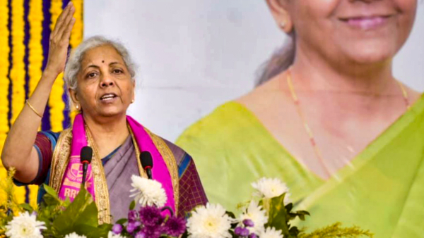 Nirmala Sitharaman Gives a lecture to Opposition Leader Rahul Gandhi