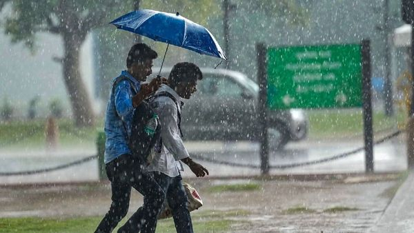 IMD predicts heavy rainfall in the karnataka including bengaluru in the next 24 hours
