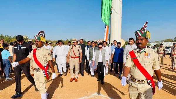 Indian National Flag Falls During Republic Day Event In Hosapete Indian National Flag Falls During Republic Day Event In Hosapete