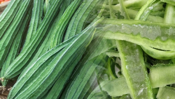 Ridge gourd peels chips recipe how to make heerekayi sippe chips at home in kannada