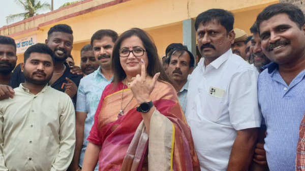 Explore Sumalatha Ambareesh s Potential For Her Future Involvement In Politics