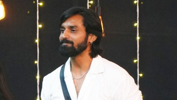 Trivikram And Mokshitha s Viral Video Finally Been Revealed In Bigg Boss Kannada Grand Finale