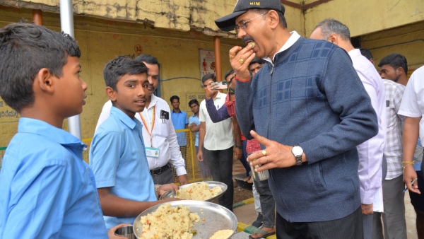 Upa Lokayukta Justice B Veerappa Visits Hostel In Ballari