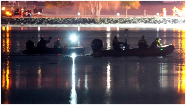 67 Feared Dead as US Plane Collides with Army Chopper Near Washington 67 Feared Dead as US Plane Collides with Army Chopper Near Washington